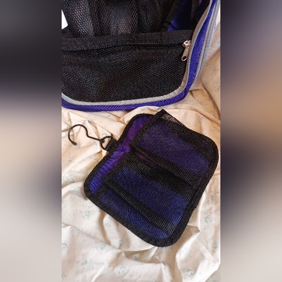 L.L.Bean Traveler - Picture 3 of 8